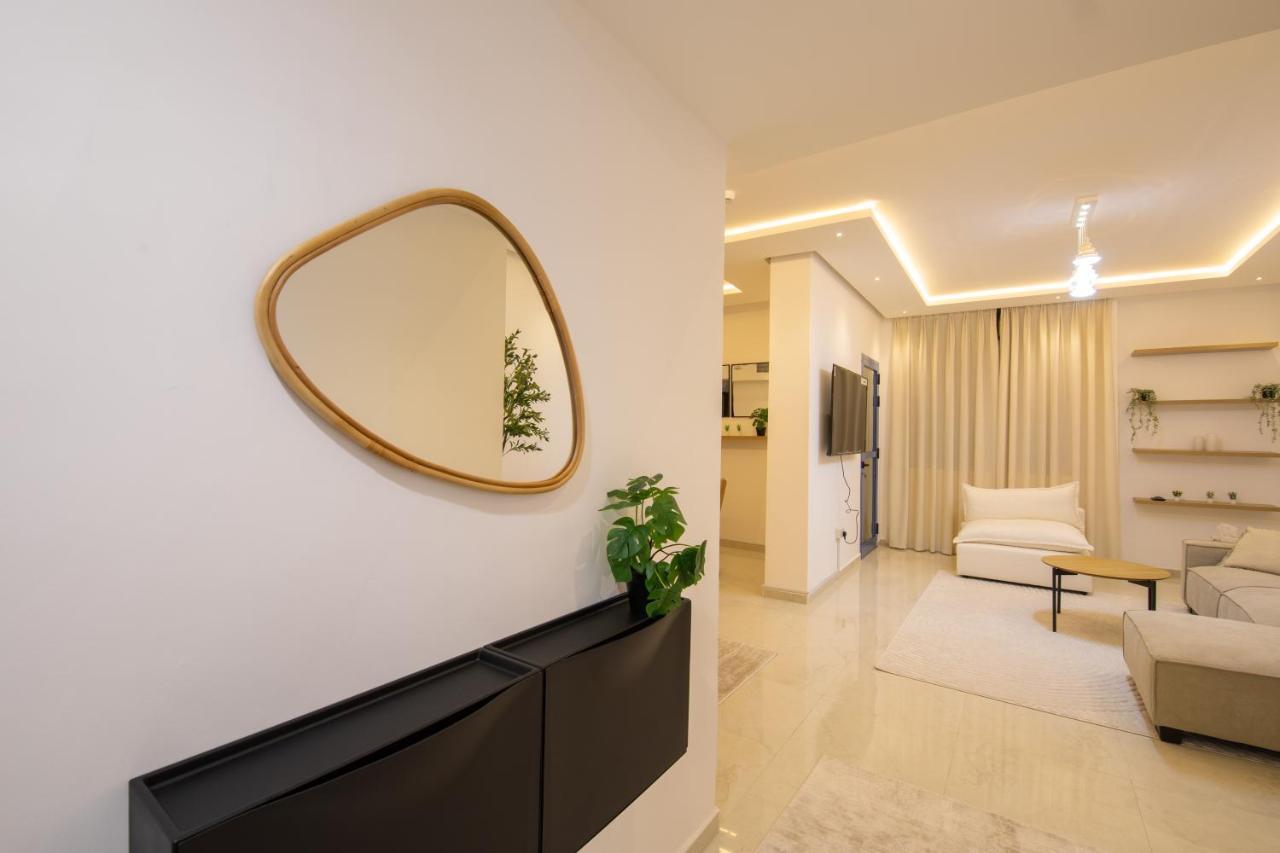 Luxury Brand New 1bd In Free Parking Near Apartment