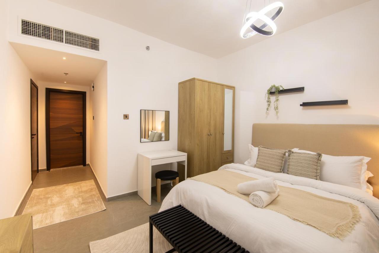 Apartment Luxury Brand New 1bd In Free Parking Near *