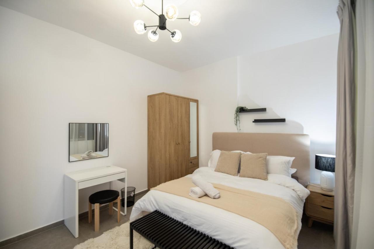 Luxury Brand New 1bd In Free Parking Near Apartment *