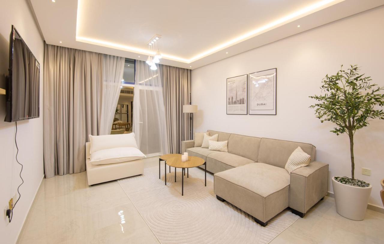 Apartment Luxury Brand New 1bd In Free Parking Near