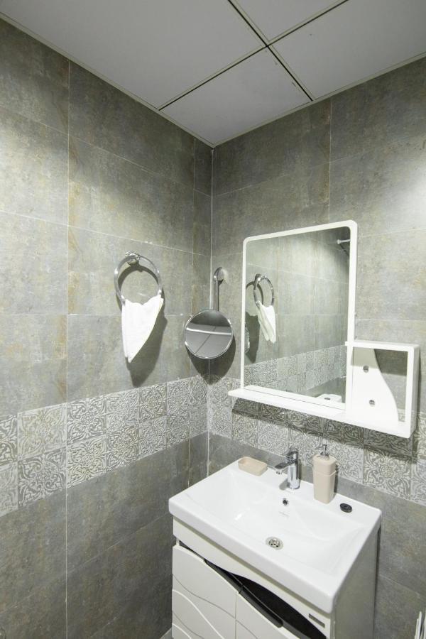 Apartment Luxury Brand New 1bd In Free Parking Near *