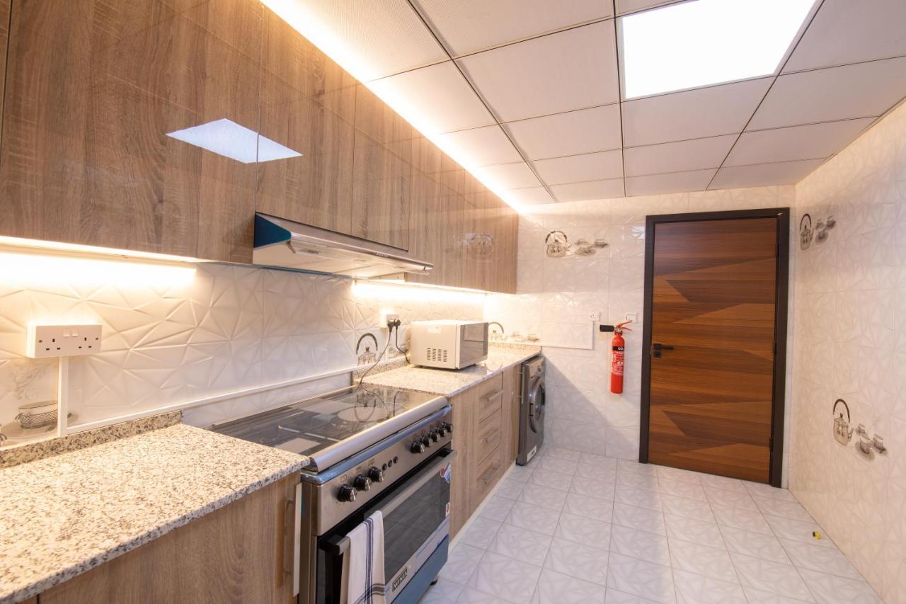 Luxury Brand New 1bd In Free Parking Near